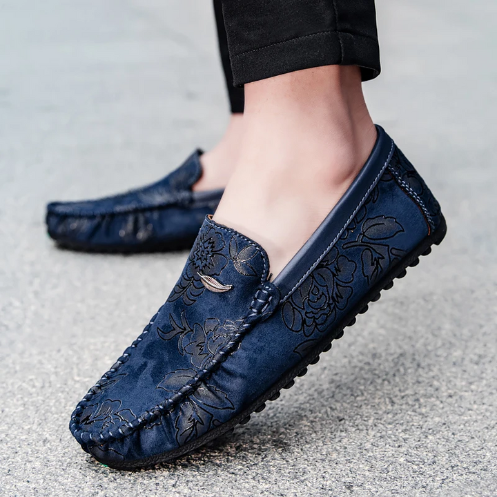 Loafers de Couro com Padrão Floral