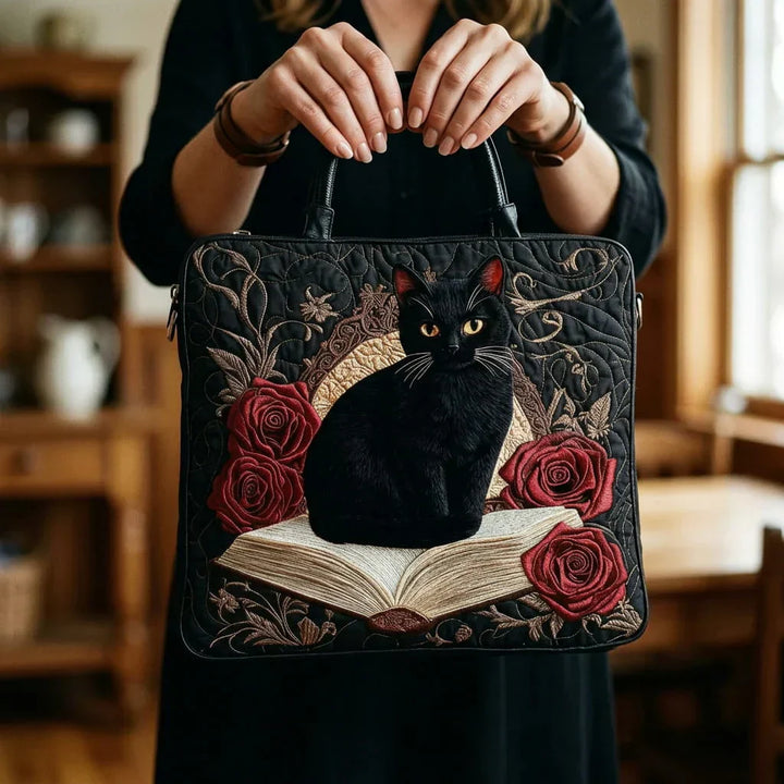 Bolsa acolchoada artesanal – Gato Preto sobre Livros